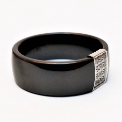 Breedte Zwarte Keramiek Ring met Kristallen