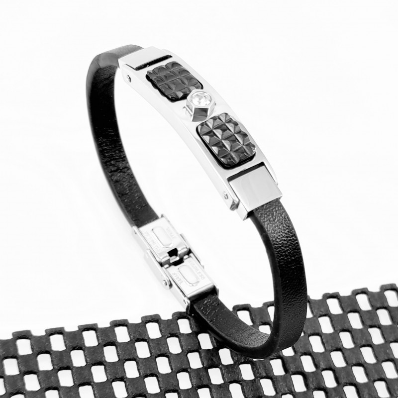Zwarte Leren Armband met Zilverkleurige Staal Plaat Zwarte Leren Armband met Zilverkleurige Staal Plaat
