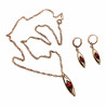 Driedelige Set Dames - Rose Gold Plated - Ketting met Hanger en Lange Oorbellen met Rode Zirkonia