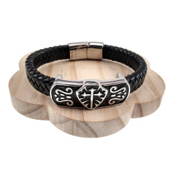 18cm Leer Armband Heren - Zwarte Leren Armband - Brede Herenarmband met Schild- en Kruisdetails - RVS Magneetsluiting