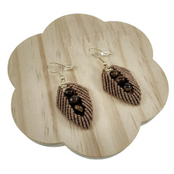 Verguld RVS - Bruin Micro-Macramé Blad Oorbellen met Zoetwaterparels