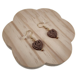 Verguld RVS - Bruine Micro-Macramé Hart Oorbellen - Dames Handgemaakt