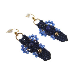 Verguld RVS Haakoorbellen van Marineblauwe Macramé en Amerikaansesteen