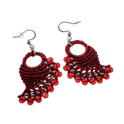 Engelvleugel Oorbellen van Bordeauxrood Micro Macramé en RVS