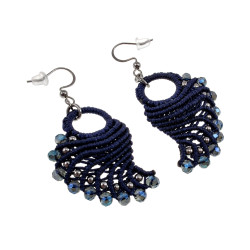 Dames Engelvleugel Oorbellen van Donkerblauw Micro Macramé en RVS