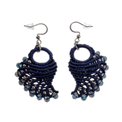 Dames Engelvleugel Oorbellen van Donkerblauw Micro Macramé en RVS