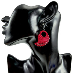 Engelvleugel Oorbellen van Rode Micro Macramé en RVS - Handgemaakt