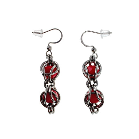 Lange  Haakoorbellen met Rode Kristallen - Lengte 49 mm - Handgemaakt