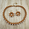 Dames Amberkleurig Gehaakt Ketting met Witte Parels Goudkleurige RVS